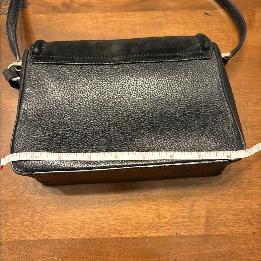 Kate Spade Elegant Black Crossbody Bag - Picture 3 of 16